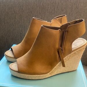 Ruff Hewn Camel Peep Toe Wedges